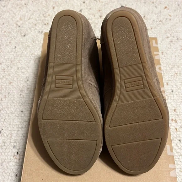 TOMS Desert Wedge Bootie Suede Beige Tan Womens Size 5.5 New In Box NWB - Picture 3 of 4